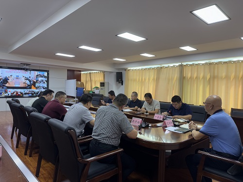 揭陽(yáng)農(nóng)墾召開2025年前三季度經(jīng)營(yíng)分析會(huì)